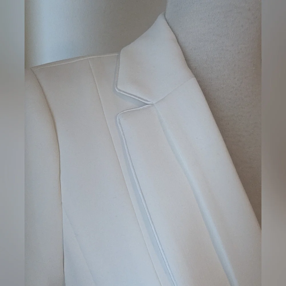 White House Black Market Classic White Blazer, Size 8 - Picture 5 of 8